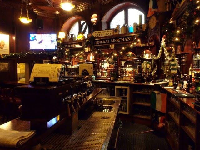 Finnegan's Harp Irish Pub