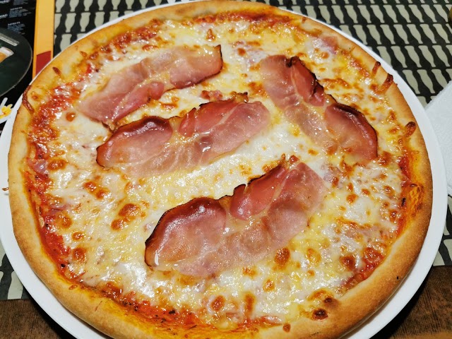 HappyHOT Pizza Szeged