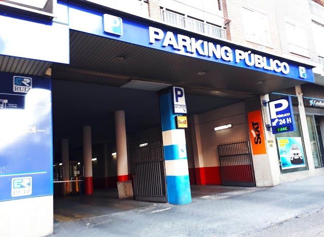 Cafeteria and public parking in Atocha Ruiz Group