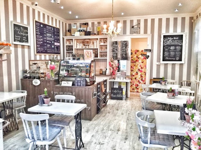 Vintage World Cafe & Shop